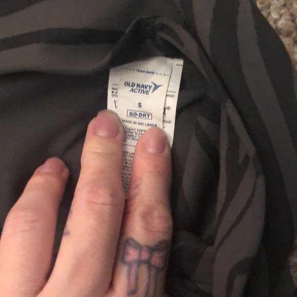 Old navy black and gray tiger striped work out biker shorts - Picture 2 of 2